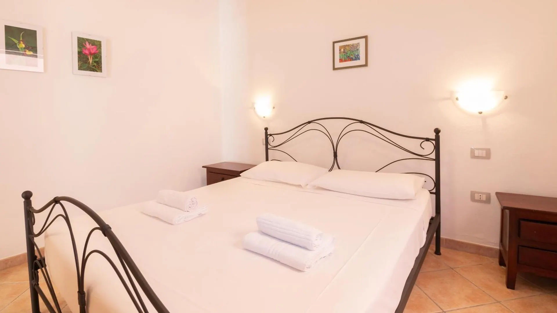 Sardinianworld - Hibiscus House Διαμέρισμα Funtana Meiga