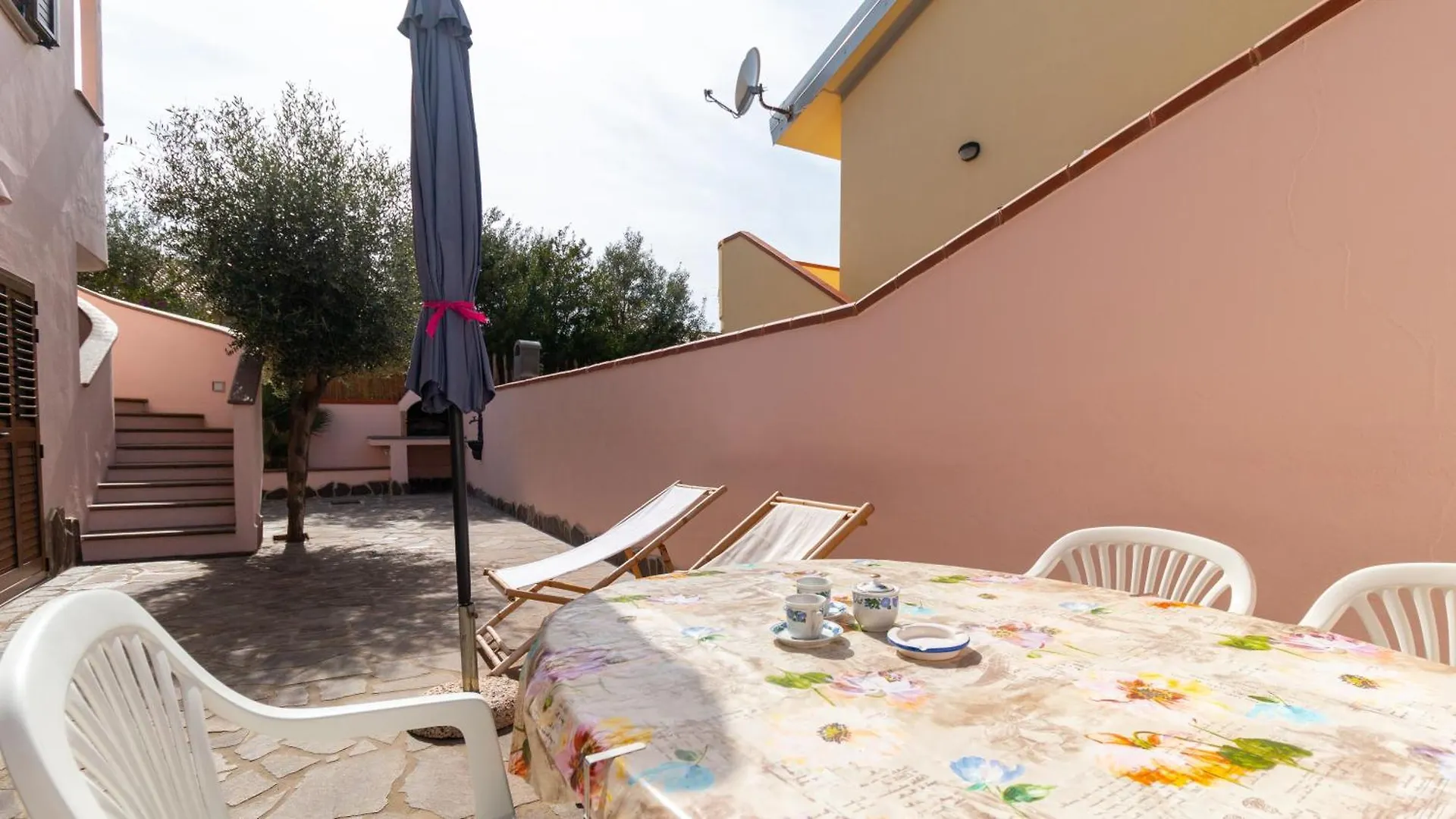 Sardinianworld - Hibiscus House Διαμέρισμα Funtana Meiga Ιταλία